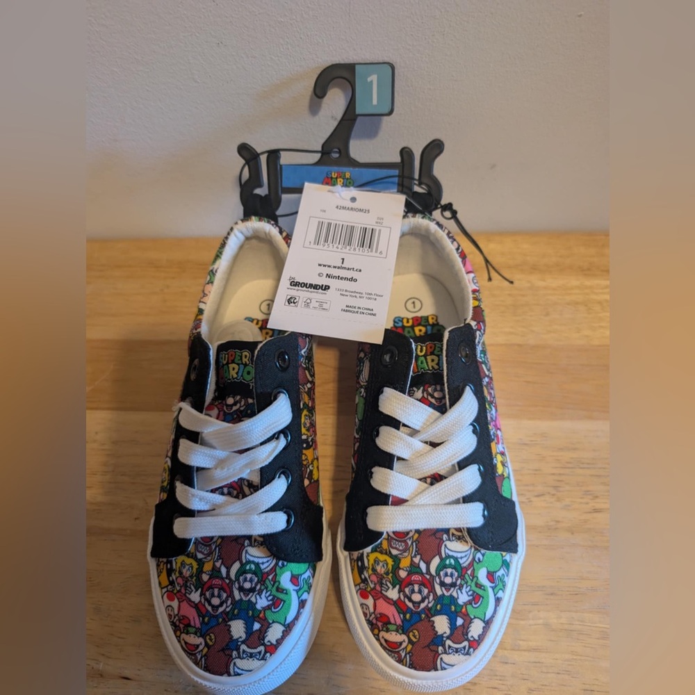 New Nintendo Super Mario Bros Little & Big Boys Lace Up Low Top Shoes SZ 1